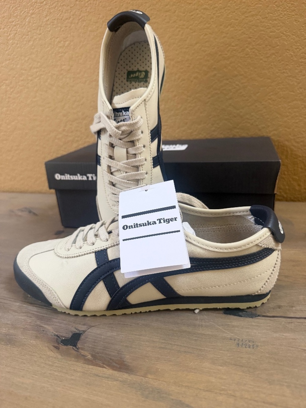 Onitsuka Tiger Mexico 66 Tennis Shoes